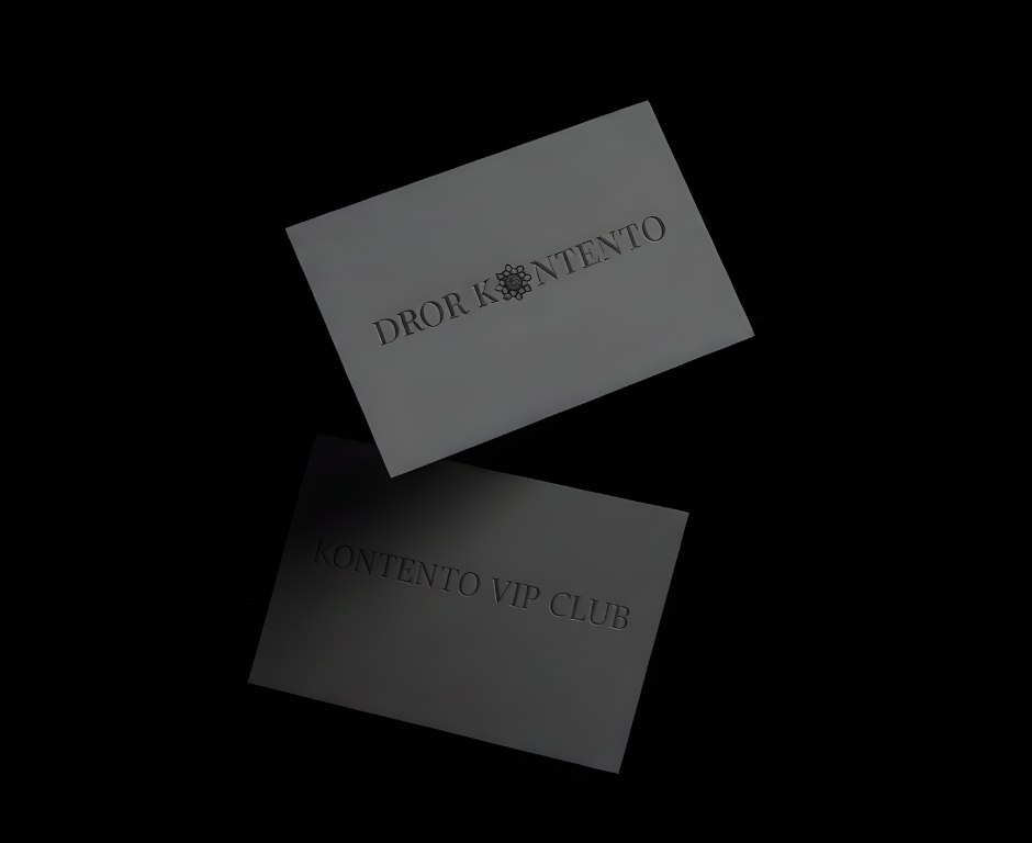 כרטיס יוקרתיים של DROR KONTENTO VIP CLUB על רקע שחור. מועדון הלקוחות הרשמי של דרור קונטנטו מציע למצטרפות 50 ש